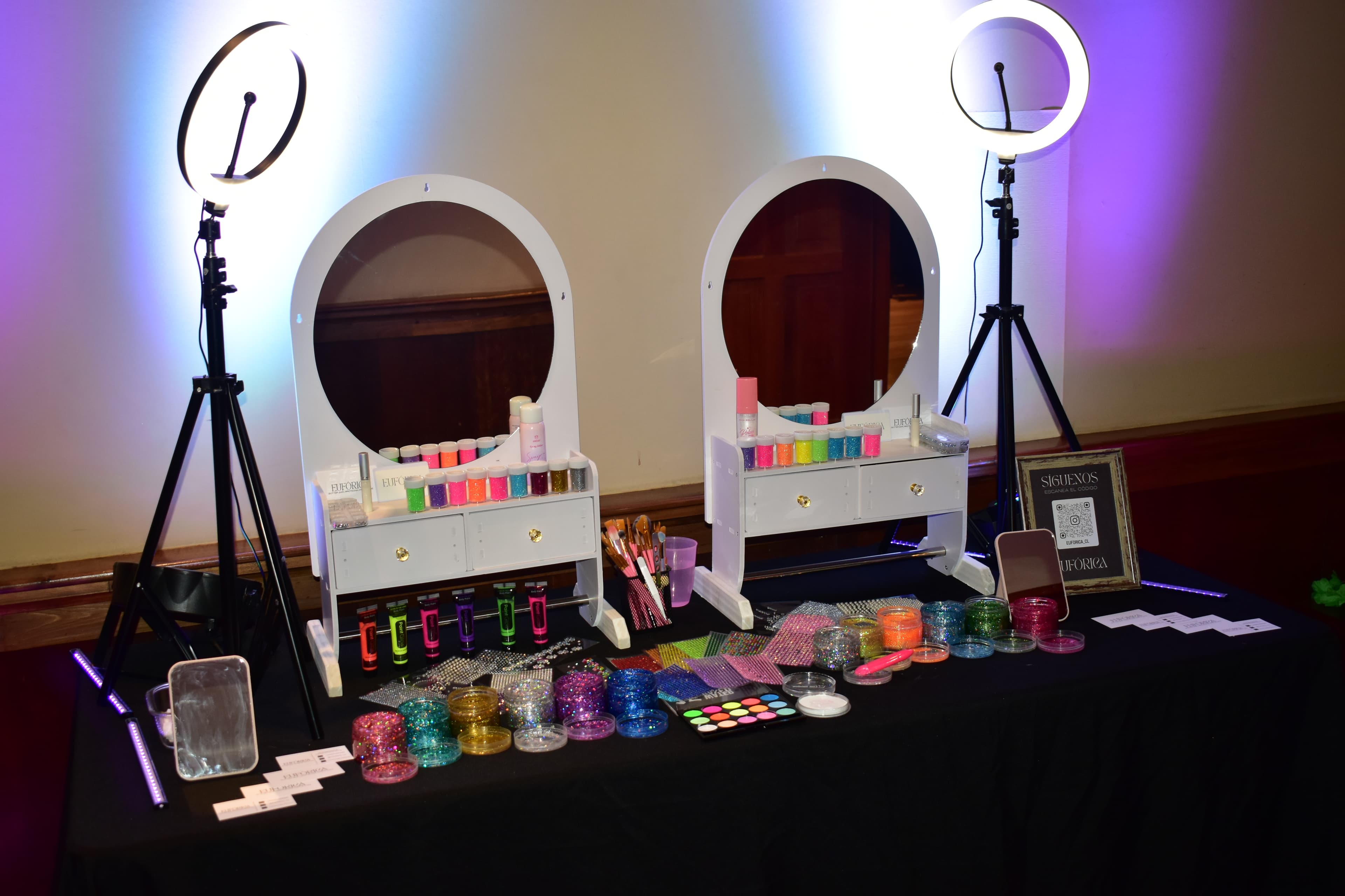 Glitter Bar con maquillaje profesional